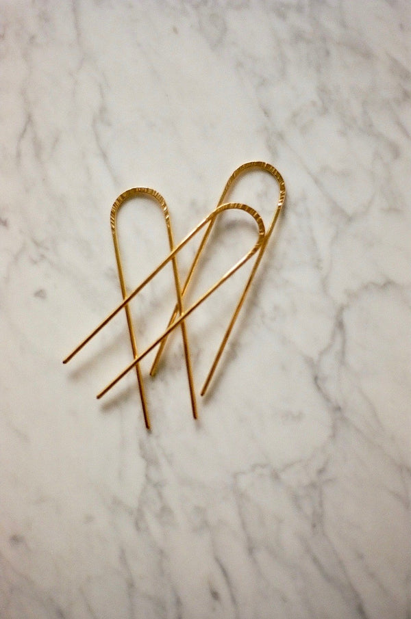 Material Wit Brass Hair Pin