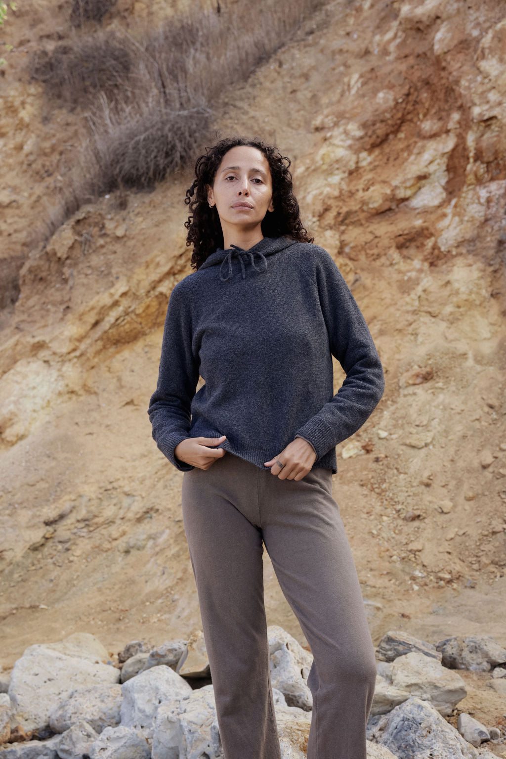 The Agate Cashmere Hoodie | Charcoal