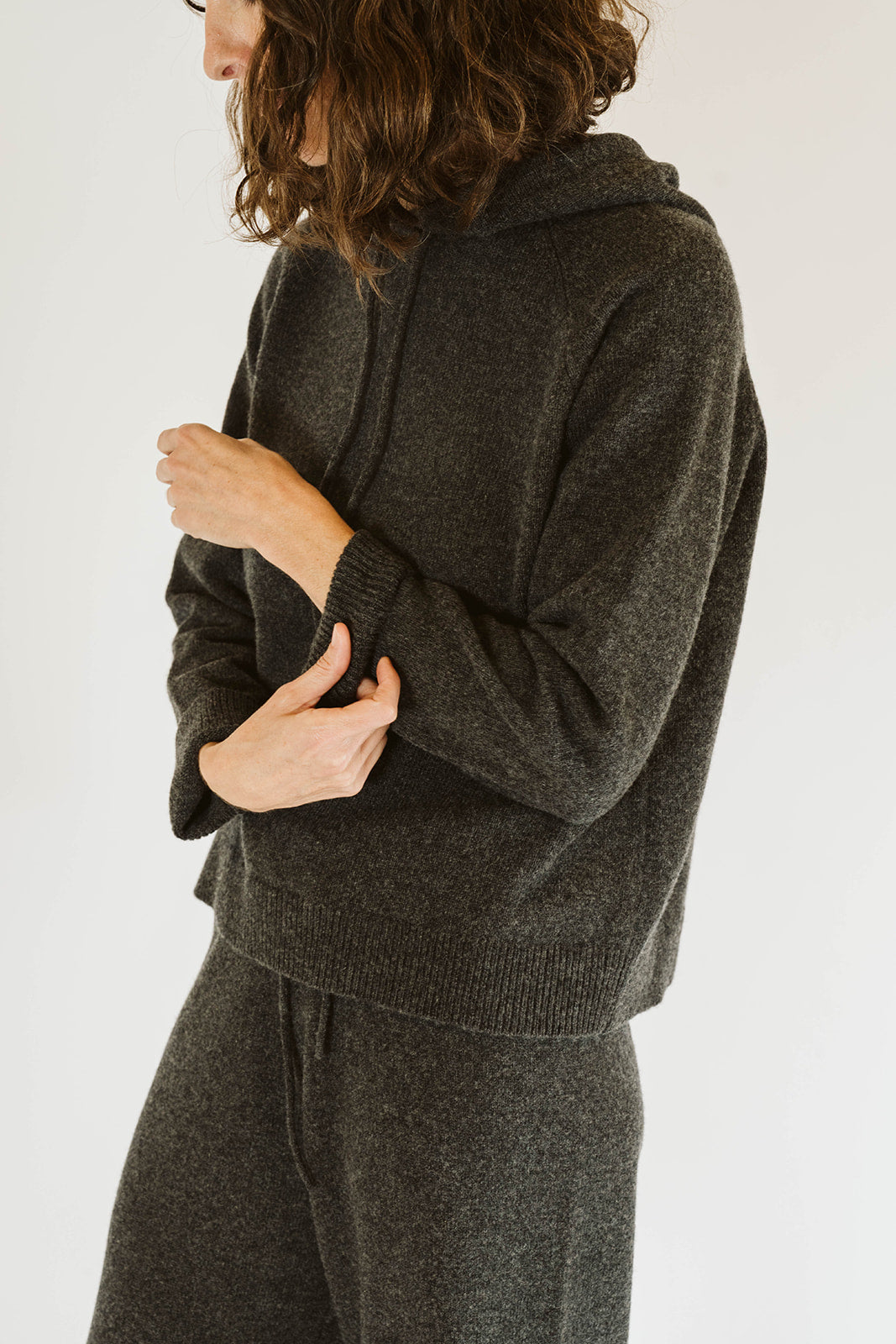 The Agate Cashmere Hoodie | Charcoal
