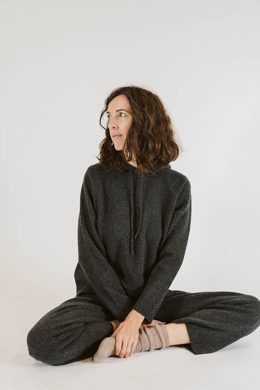 The Agate Cashmere Hoodie | Charcoal
