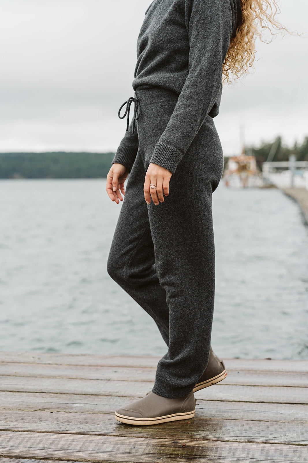 The Agate Cashmere Pant | Charcoal
