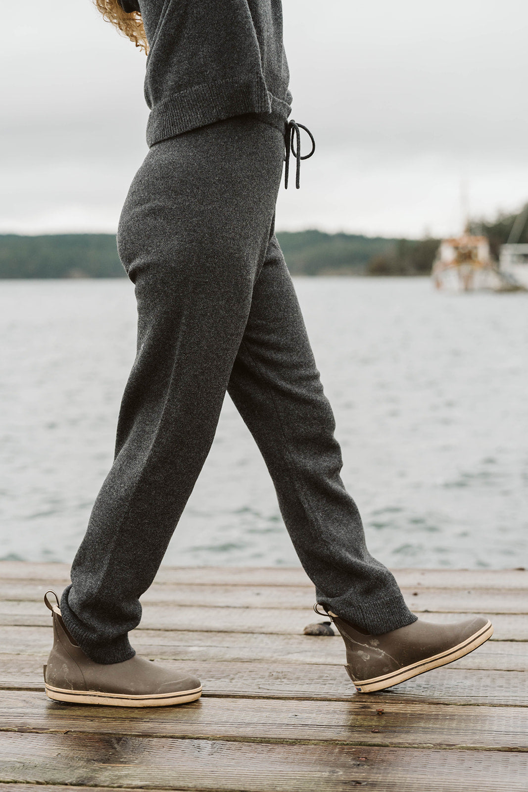The Agate Cashmere Pant | Charcoal