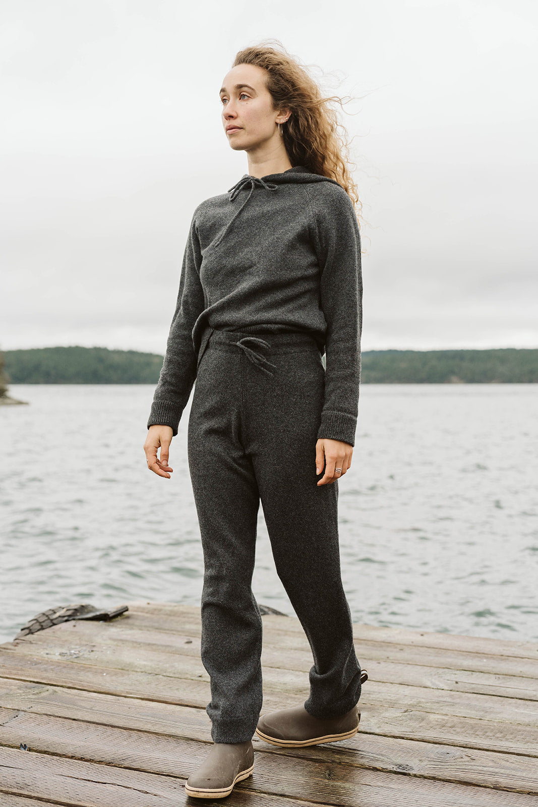 The Agate Cashmere Pant | Charcoal