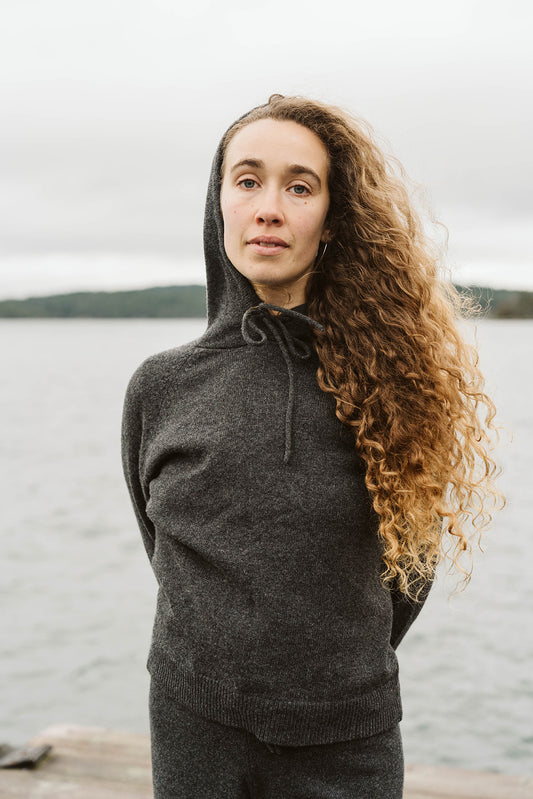 The Agate Cashmere Hoodie | Charcoal