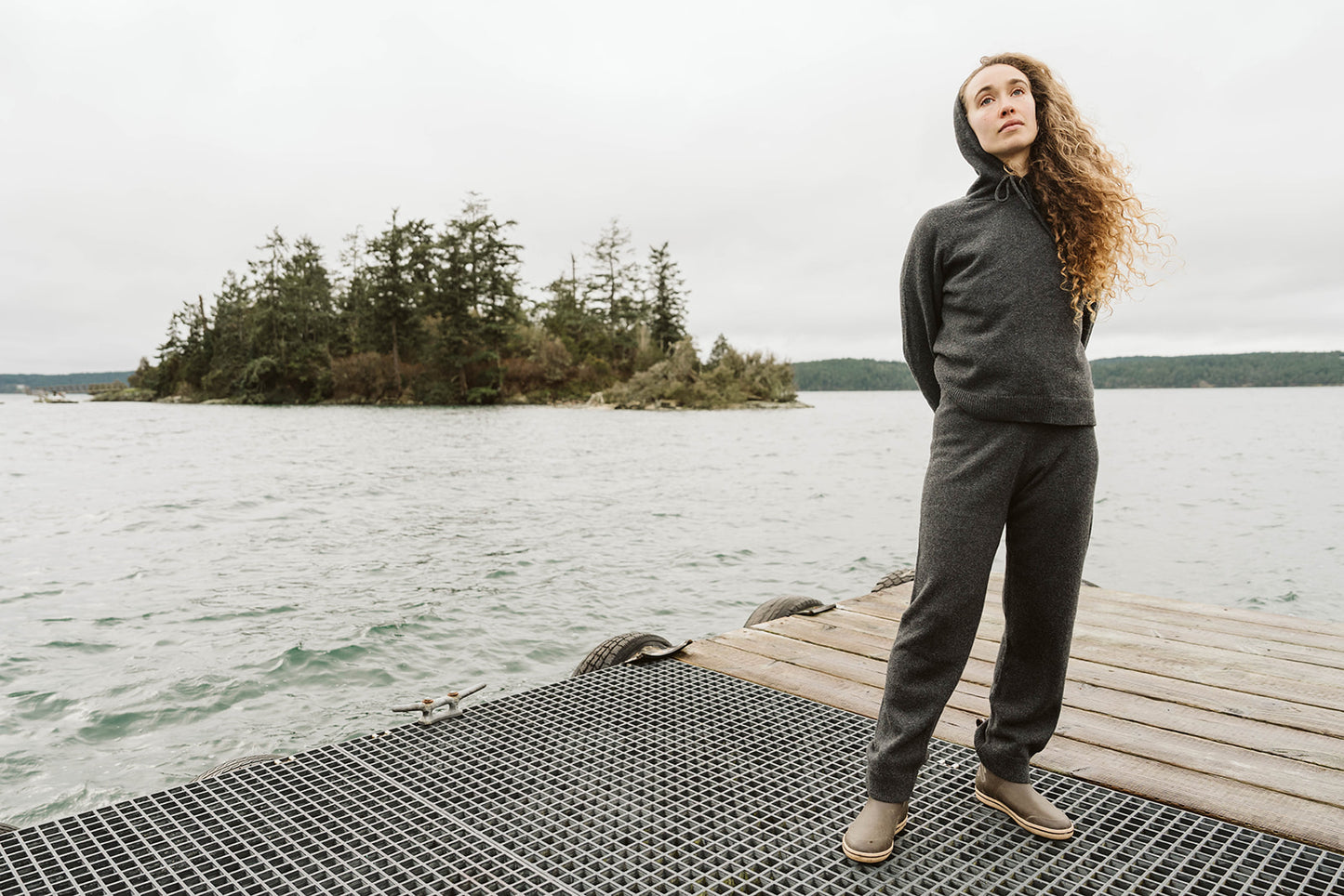 The Agate Cashmere Hoodie | Charcoal